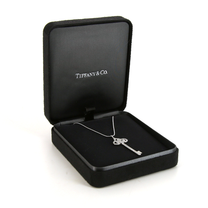Collana Tiffany 
Co Clé Fleur de Lys in platino e diamanti - Detail D2