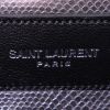 Clutch de noche Saint Laurent en cuero granulado plateado - Detail D3 thumbnail