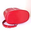 Louis Vuitton Randonnée backpack in red epi leather - Detail D4 thumbnail
