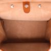 Bolso para llevar al hombro en cuero de Pecarí color oro - Detail D3 thumbnail