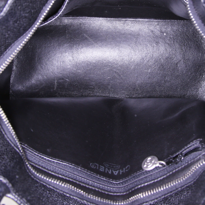 Chanel Medaillon - Bag handbag in black leather - Detail D2