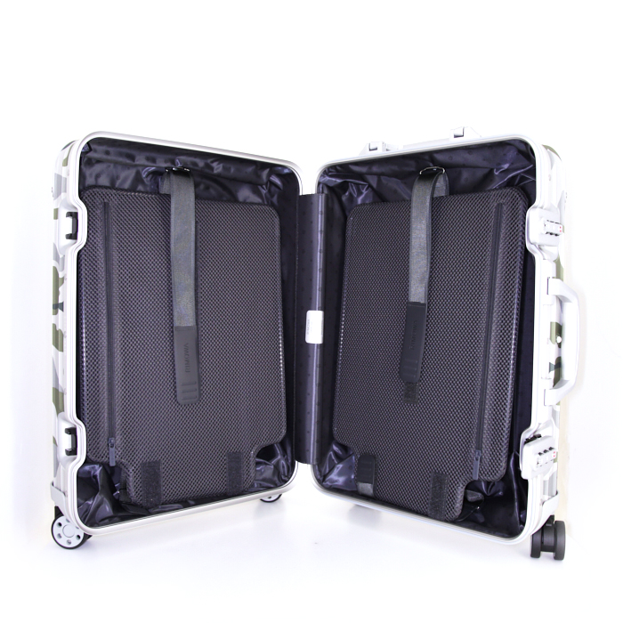 Valigia rigida Rimowa in alluminio undefined undefined undefined e undefined con motivo camuffamento - Detail D2