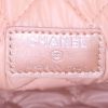Bolsito de mano Chanel en cuero acolchado rosa metalizada - Detail D3 thumbnail