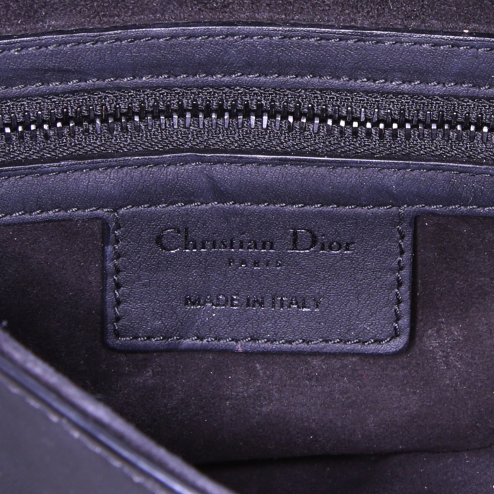 Bolso de mano Dior Saddle en cuero negro mate - Detail D3