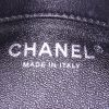 Sac bandoulière Chanel Mini Timeless en cuir matelassé noir - Detail D3 thumbnail