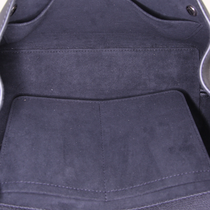 Sac à main Louis Vuitton Lockme en cuir grainé noir - Detail D3