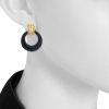 Van Cleef & Arpels 1960's earrings for non pierced ears in yellow gold, diamonds,  onyx and lapis-lazuli - Detail D3 thumbnail