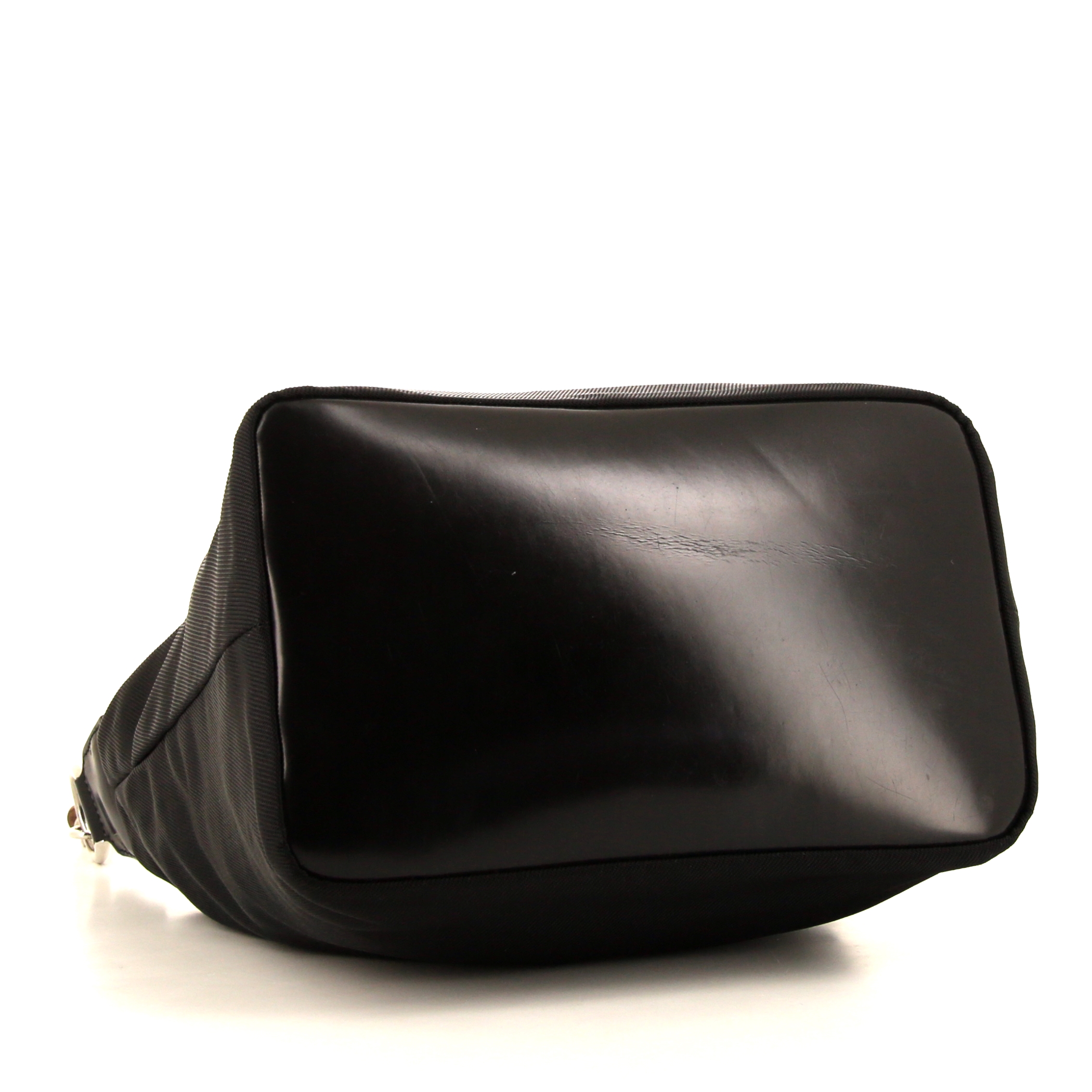 Sac à main Gucci Bamboo en toile et cuir noire - Detail D4