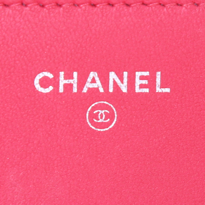 Chanel Wallet on Chain shoulder bag in red quilted leather - Detail D3