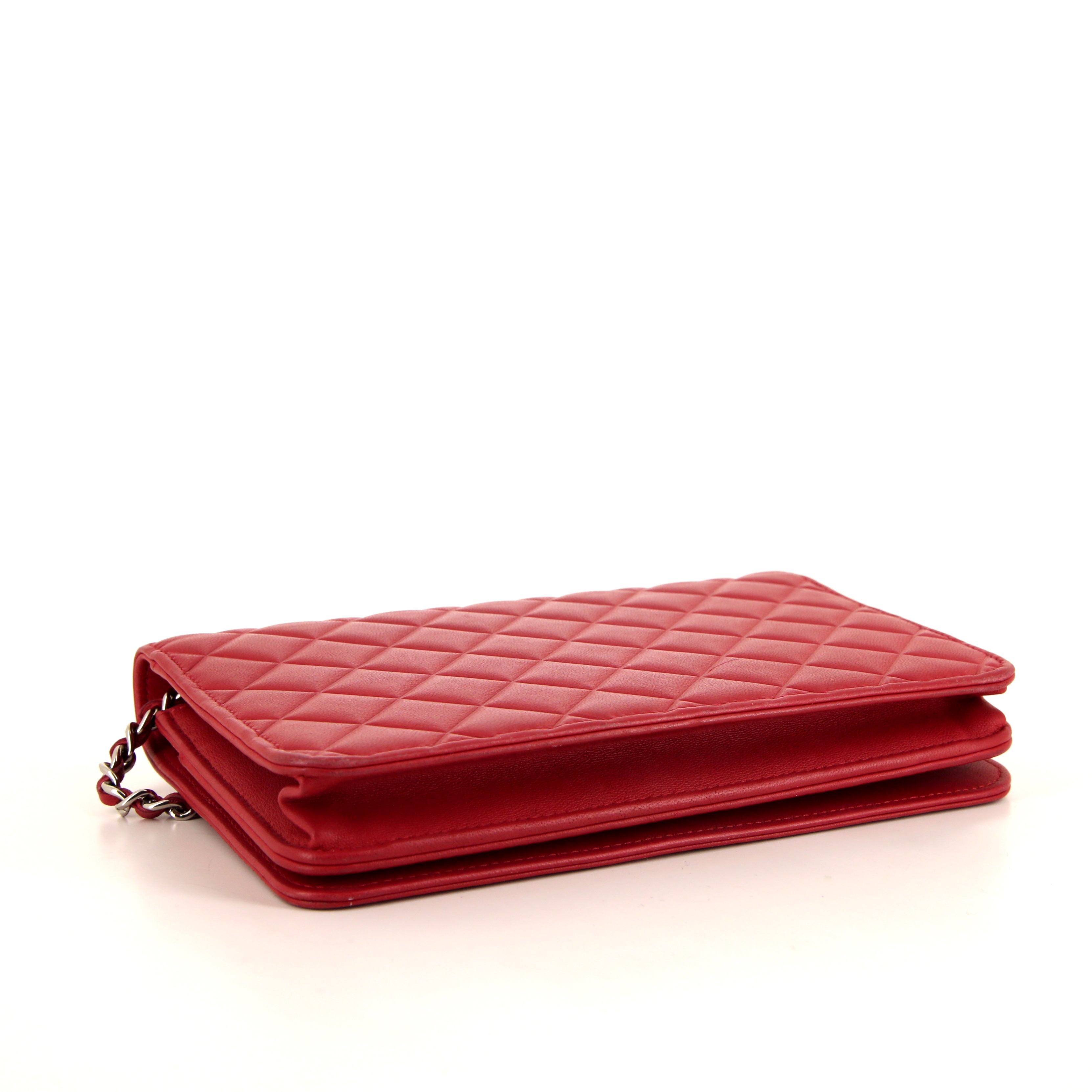 Bolso bandolera Chanel Wallet on Chain en cuero acolchado rojo - Detail D4