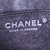 Chanel Camera mini shoulder bag in black quilted grained leather - Detail D3 thumbnail