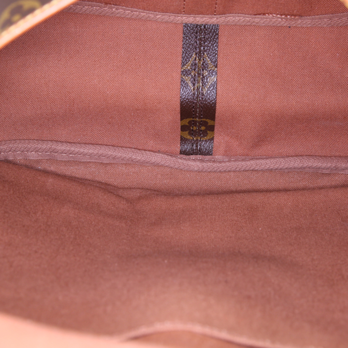 Sac bandoulière Louis Vuitton Saumur grand modèle en toile monogram enduite marron et cuir naturel - Detail D2