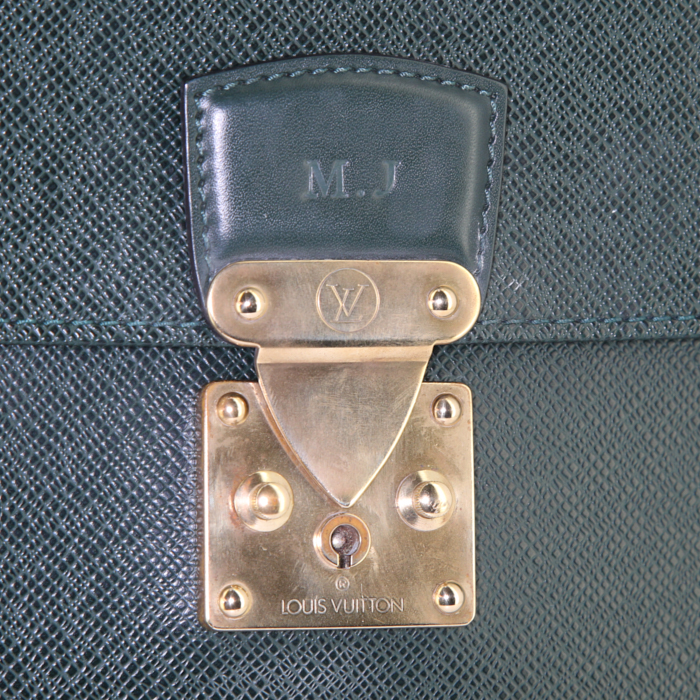 Porta-documentos Louis Vuitton Laguito en cuero taiga verde - Detail D4