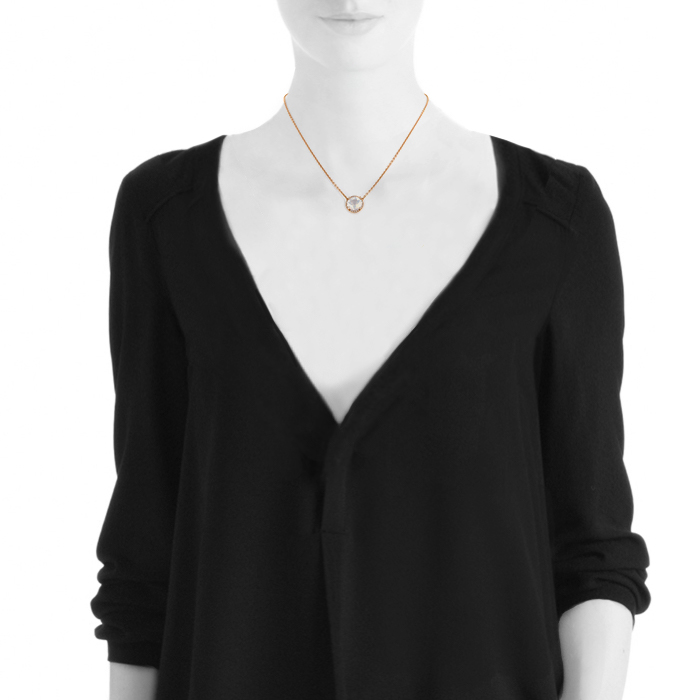 Collana Poiray Fille Cabochon in oro rosa, quarzo bianco e diamanti - Detail D1