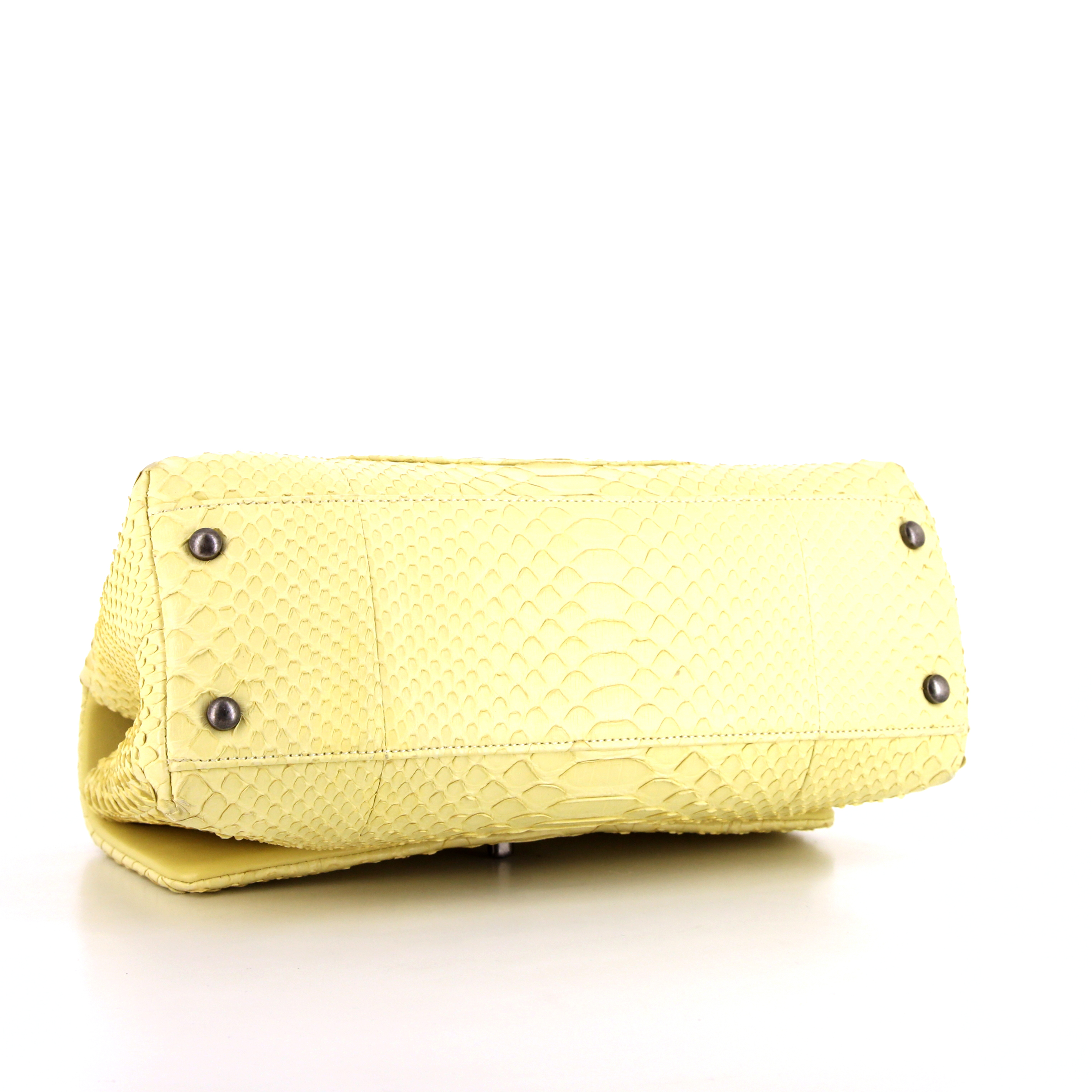 Chanel Coco Handle handbag in yellow python - Detail D5
