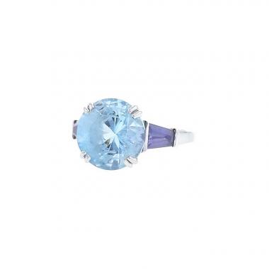 Mauboussin Etrêmement Libre et Sensuel ring in white gold,  topaz and cordierites