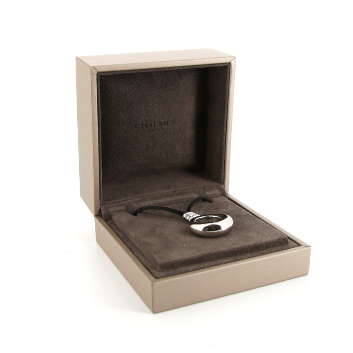 Collier Chaumet Anneau en or blanc et diamants - Detail D2