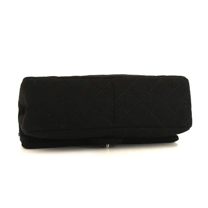 Sac à main Chanel 2.55 en jersey matelassé noir - Detail D5