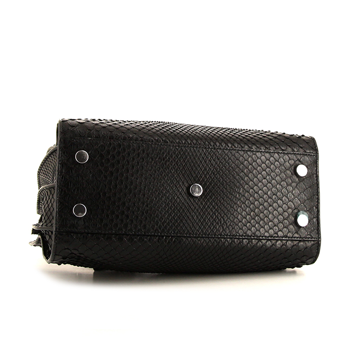 Bolso de mano Saint Laurent Sac de jour Baby en piel de pitón negra - Detail D5