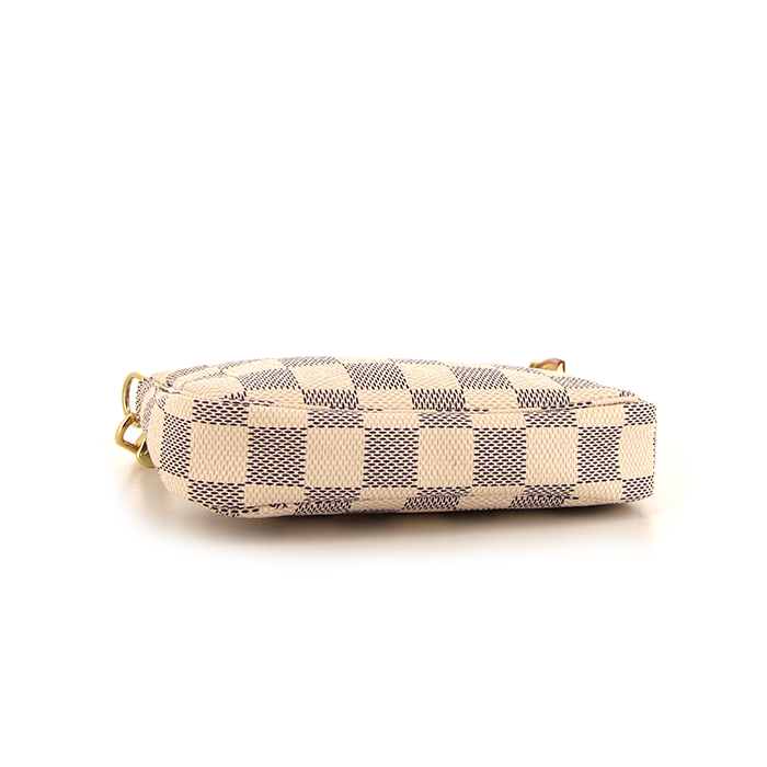 Bolsito de mano Louis Vuitton Pochette accessoires en lona a cuadros azul celeste y cuero natural - Detail D4