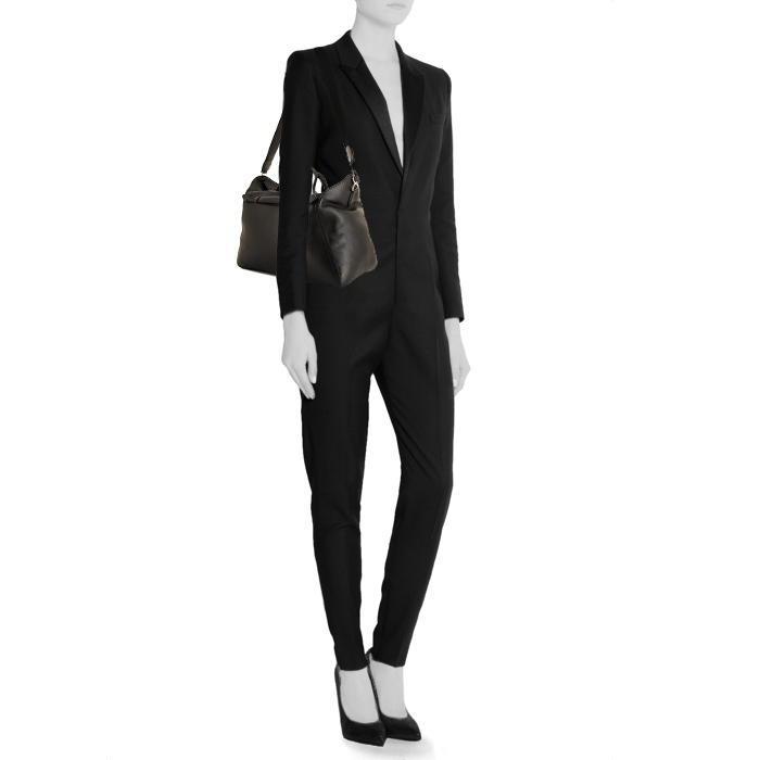 Hermès Oxer shoulder bag in black Swift leather - Detail D2