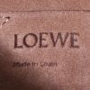Sac bandoulière Loewe Gate en cuir tricolore rose bordeaux et marron - Detail D4 thumbnail