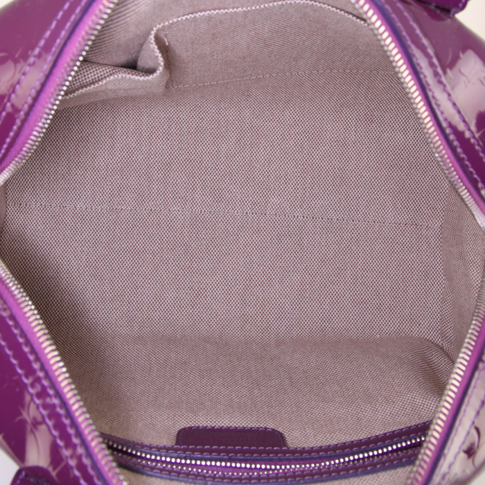 Sac à main Dior Bowling en cuir verni monogram violet - Detail D2