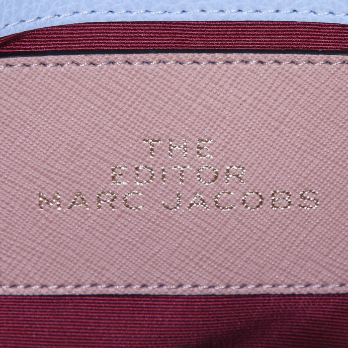 Marc Jacobs handbag in blue grained leather - Detail D4