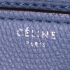 Sac bandoulière Céline Classic Box en cuir grainé bleu - Detail D4 thumbnail