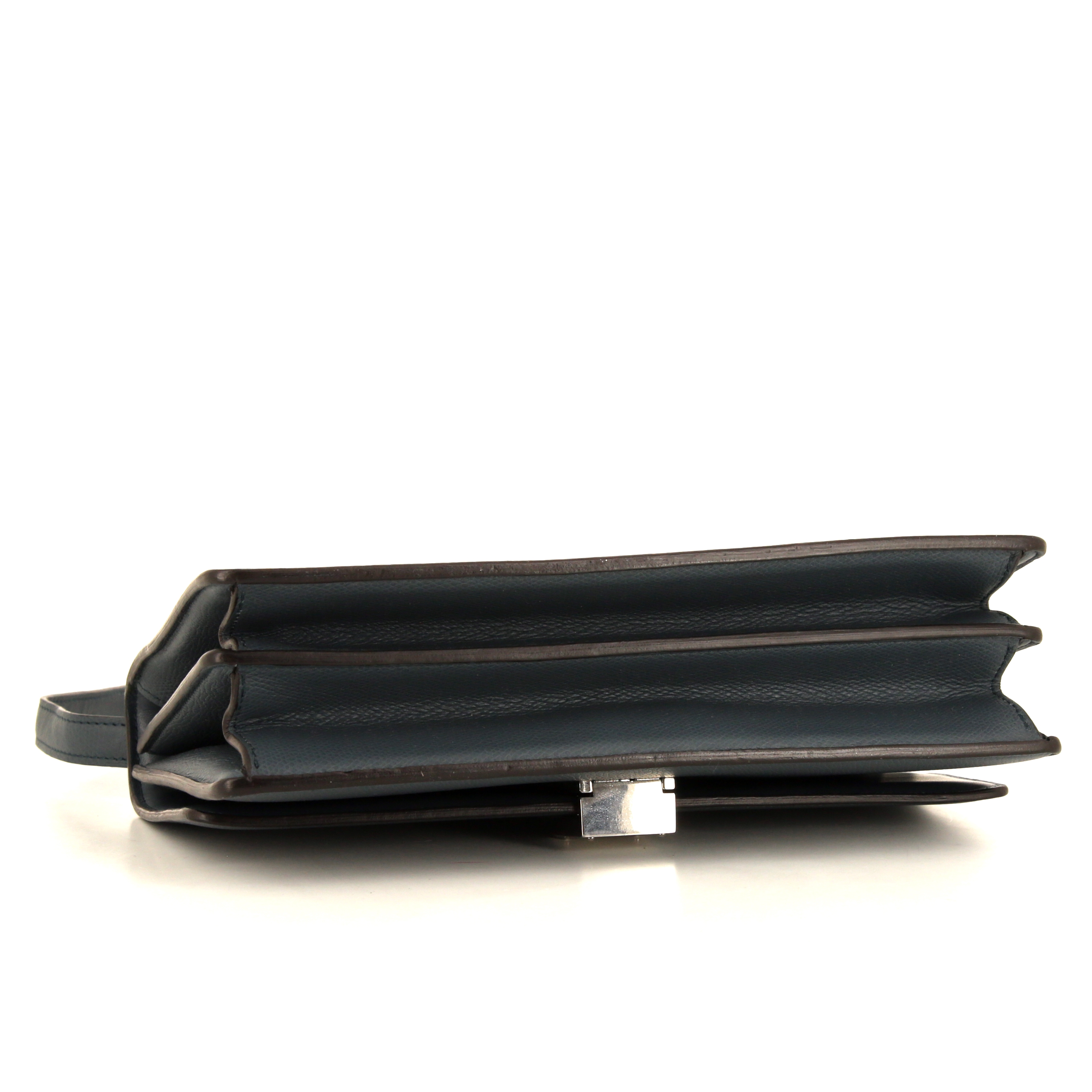 Sac bandoulière Céline Classic Box en cuir grainé bleu - Detail D5