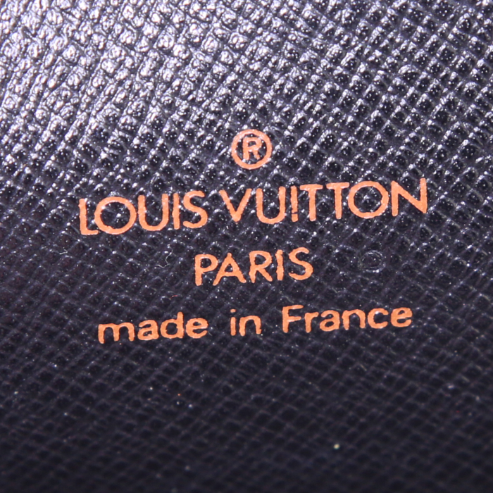 Bolsito de mano Louis Vuitton en cuero Epi rojo - Detail D3