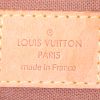 Sac à main Louis Vuitton Palermo en toile monogram marron et cuir naturel - Detail D4 thumbnail