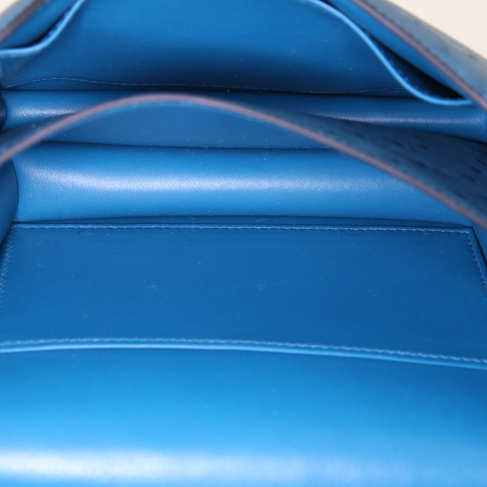 Sac à main Hermes Constance en autruche bleu Cobalt - Detail D3