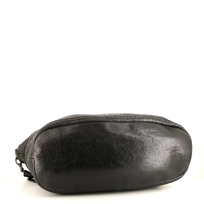 Givenchy Nightingale 24 hours bag in black grained leather - Detail D5