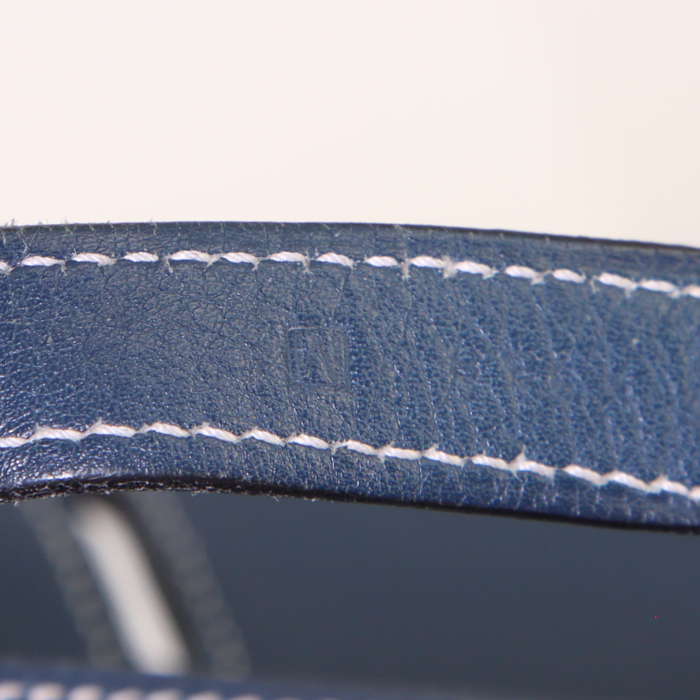 Hermes Kelly Flat handbag in blue Swift leather - Detail D5