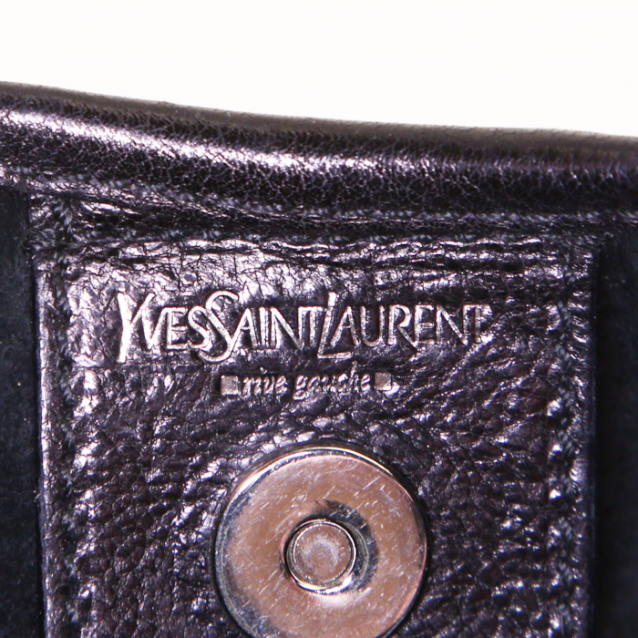 Bolso de mano Yves Saint Laurent Mombasa en ante negro - Detail D3
