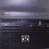 Bolsito de mano Louis Vuitton en charol Monogram negro - Detail D3 thumbnail