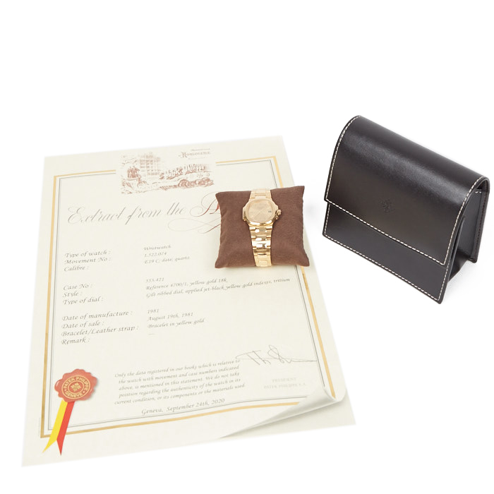 Reloj Patek Philippe Nautilus de oro amarillo Ref :  4700 Ref :  4700 Circa  1981