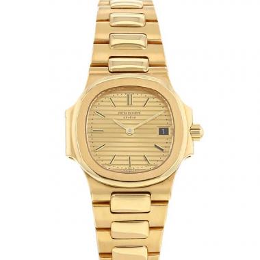 Patek Philippe Nautilus watch in yellow gold Ref:  4700 Ref:  4700 Circa  1981