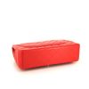 Bolso bandolera Chanel Timeless Maxi Jumbo en cuero acolchado rojo - Detail D5 thumbnail