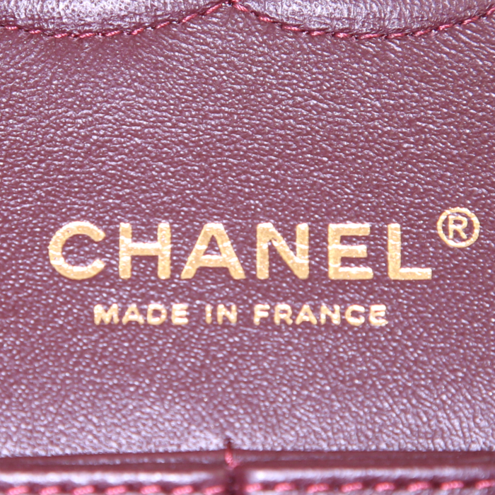 Chanel Timeless handbag in black quilted leather - Detail D4