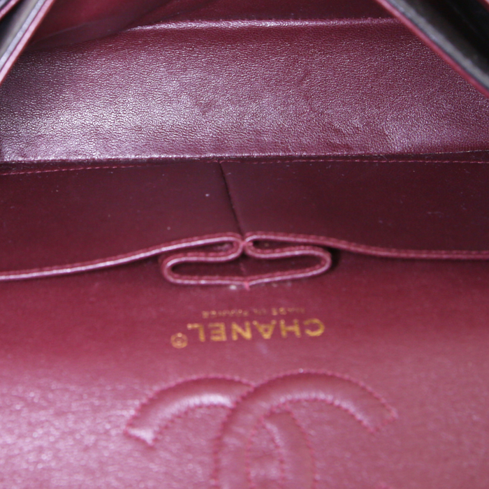 Chanel Timeless handbag in black quilted leather - Detail D3