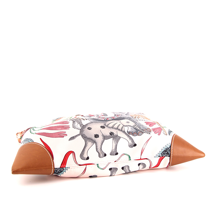 Sac bandoulière Hermès Silk City en soie rose-pale et cuir Barénia gold - Detail D4