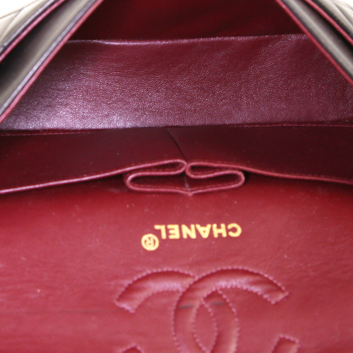 Chanel Timeless handbag in black quilted leather - Detail D3