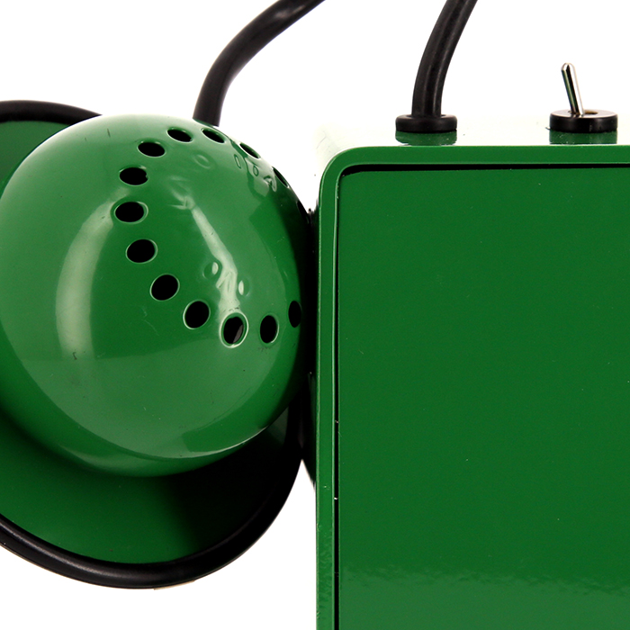 Gae Aulenti
Piero Castiglioni, "Minibox" bedside lamp, in green lacquered metal, Stilnovo edition, stamped, designed in1979, edition of the 1980's - Detail D2