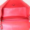 Bolso bandolera Chanel Mini Timeless en cuero acolchado rojo - Detail D2 thumbnail