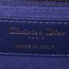 Sac bandoulière Dior Miss Dior en cuir matelassé bleu indigo - Detail D4 thumbnail