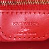 Sac à main Louis Vuitton Wilshire en cuir verni monogram orange - Detail D3 thumbnail