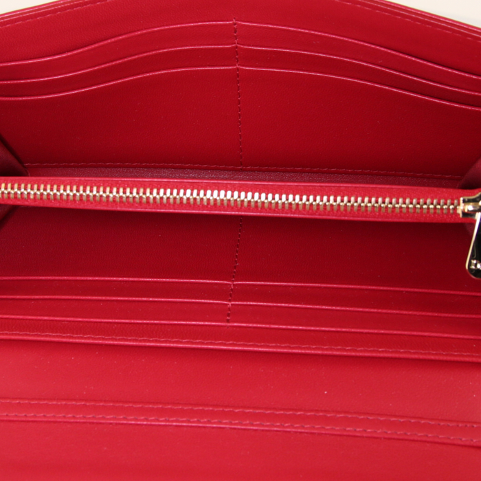 Sac/pochette Dior Lady Dior moyen modèle en cuir matelassé rouge - Detail D3