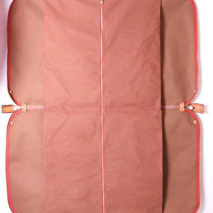 Funda protectora para ropa Louis Vuitton America's Cup en lona revestida roja y cuero natural - Detail D3